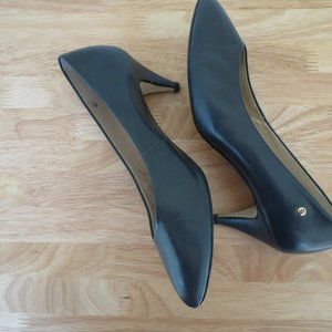 Etienne Aigner Vintage Pumps
